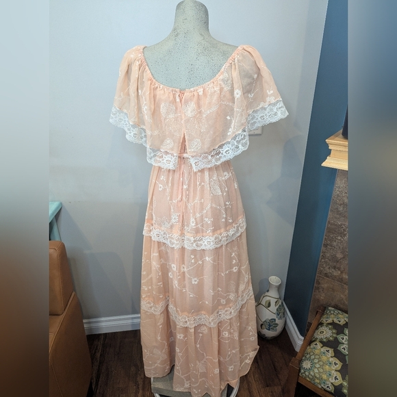 Vintage 1970s Peach & Ivory Prairie, Cottagecore, Maxi Dress & Shawl Sz 6 - Picture 13 of 17